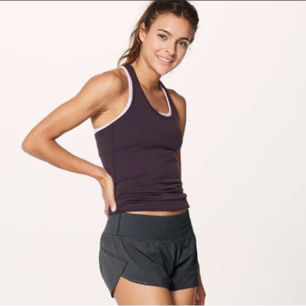 Lululemon Chase Me Shorts - Picture 10 of 13
